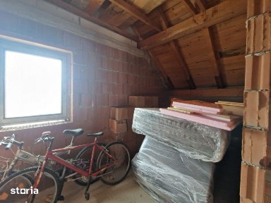 Casa 5 camere + 500mp teren Sura Mare