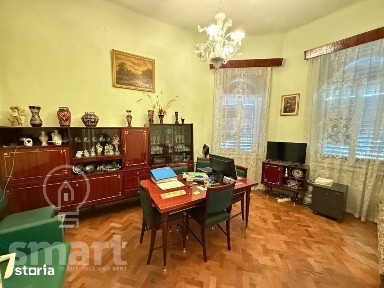 Casa in centrul istoric cu spatiu comercial si parcare proprie Zona 0