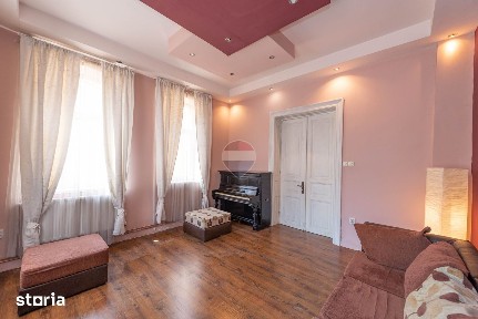 Apartament 3 camere de vanzare, in vila, 83 mp