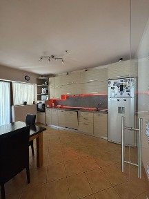 Proprietar vand casa in Buna ziua cu garaj+ parcare