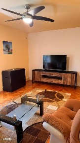 Apartament cu 3 camere, balcon și aer condiționat