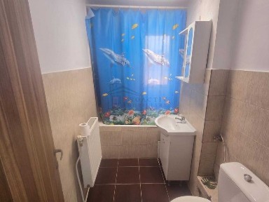 Persoana fizica vand apartament cu 2 camere si dependinte, 56mp, parter, vis a vis de magazinul general Bucuvina