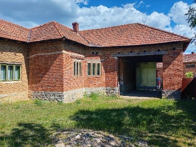 Casă la țară Dumbrăvița de Codru