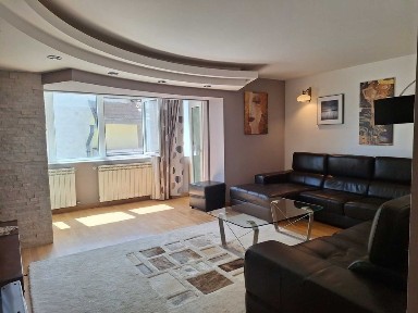 Inchiriez apartament spațios 100 mp, 3 camere + dining, Tribunal Iasi - blocurile tip vila