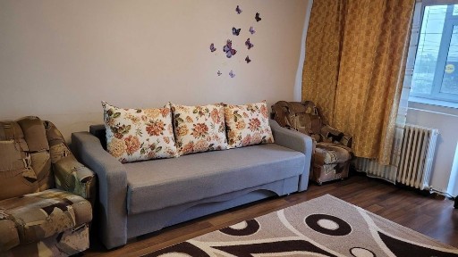 Apartament 2 camere, etaj 1, la bulevard, zona Cotnari, langă Casa Sindicatelor, vizavi de magazinul Lidl Primăverii