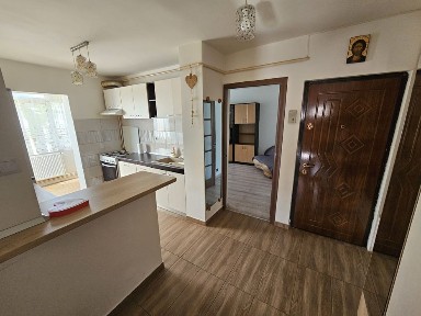 Apartament 3 camere decomandat de închiriat zona centrala Palas