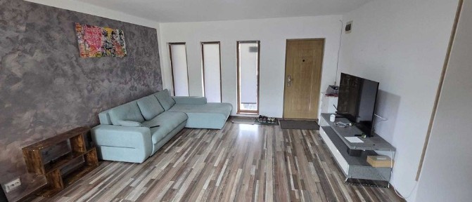 Inchiriez apart 3 cam, cu gradina + parcare, Valea Adanca, str Bazei