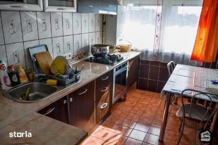 Apartament 3 camere zona Spitalul Judetean