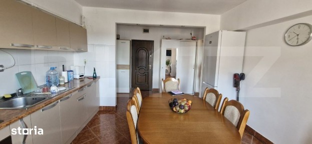 Apartament de vanzare, 72 mp, zona Micro 12