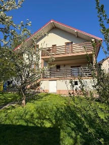 Casa de vanzare in Falticeni sau schimb cu apartament plus diferenta