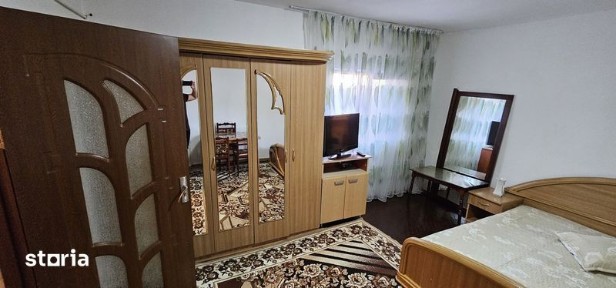 Închiriez camera