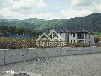 Vila spațioasa cu priveliște superbă spre cetatea Cisnadioarei