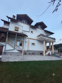 DE VÂNZARE: Domeniu in Bascov - 3 apartamente independente sub un singur acoperiș