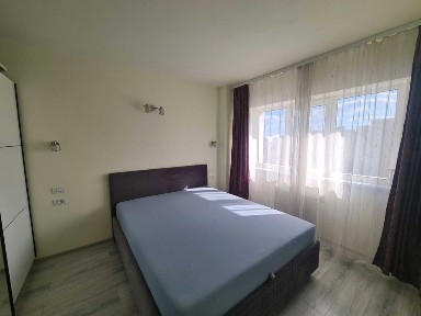Vand partament 4 camere 125 mp decomandat, in Vaicu pe principala bl Z27, etaj 7/8, cu centrala proprie, fara comision