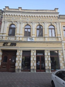 Oportunitate Unică: Clădire Istorică de 900 mp utili, cu 900 mp Teren (Curte + Grădină) - Ultracentral Bistrița, lângă Primărie