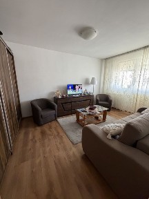 Apartament 2 camere de vanzare.
