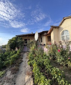 Casa de vanzare plina de viata! Nu ratati aceasta ocazie!