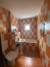 Vand ap 3 camere decomandate,2 bai in cartier manastur