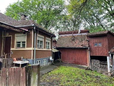 Casă de vânzare aproape de centru - Reghin (str. Mihai Eminescu)