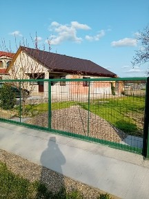 Casă locuibilă cu curte plus teren arabil