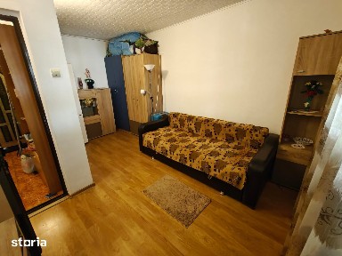 2 camere, bloc 1975, pe str. Valea Lunga