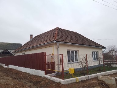 Casă 120 mp + teren 550 mp | Dublu front stradal în Seini (MM)