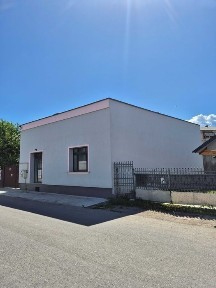 Casa si teren de vânzare