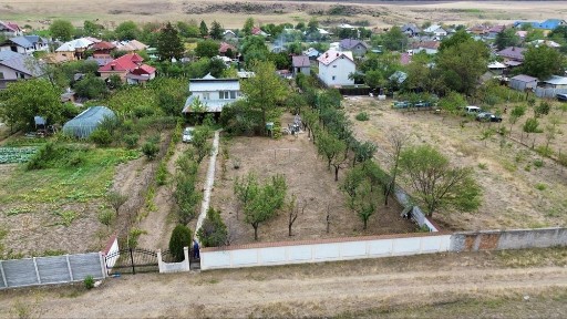 Proprietate deosebită cu teren generos și livadă, la doar 10 minute de Slatina
