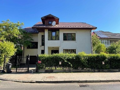 Casa de vanzare zona Helcor