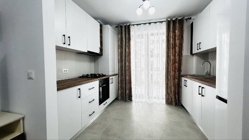 2 Camere Titan Hils Titanium Nicolae Teclu Metrou