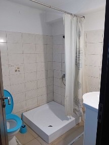 950€2camere 6paturi,70mp Utilități incluse.