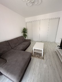 Inchiriez apartament Dobroesti
