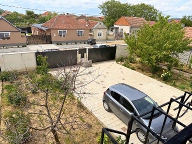 Casă / Duplex - Nojorid - loc central - teren 1440 mp