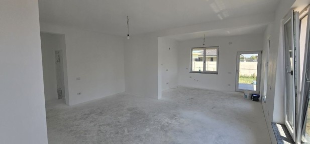 Casă nouă de vânzare Sântandrei - 3 dormitoare,living, 2 băi, toate utilitățile