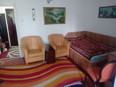 Garsoniera mare 34mp Darmanesti etaj 3 renovata centrala balcon