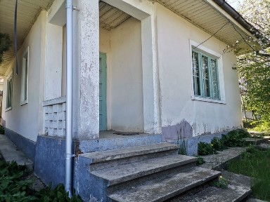 Vanzare Casa Husi - zona Raiesti 8 min de centrul Orasului