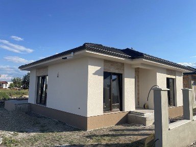Casă premium nouă în Micești - 3 dormitoare, 2 băi, panouri fotovoltaice, terasă 14 mp