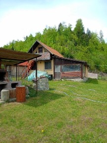Cabană Mansardată de Vânzare în Lepșa - Priveliște Superbă și Liniște