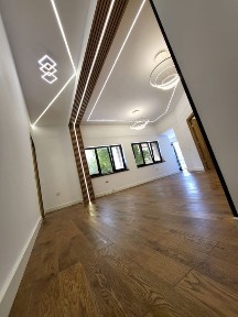 Vand apartament cu 3 camere 72 m2 utili in Bușteni zona centrala