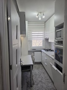 Apartament 3 camere Malu Rosu semimobilat urgent