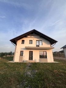 Casă semifinisată în Aghireș