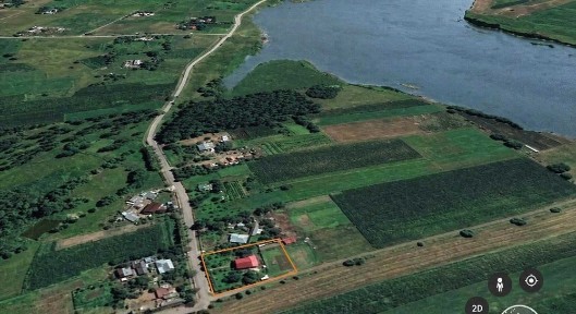 Casa langa lac + teren mare, zona superba.