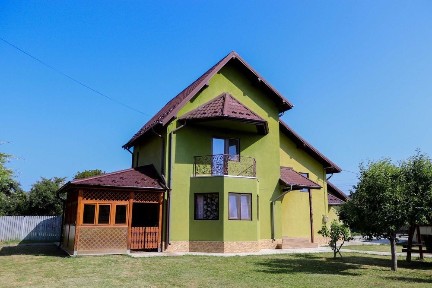 Casă de familie cu 4 dormitoare și teren 667 mp - Bănești, sat Urleta, județul Prahova