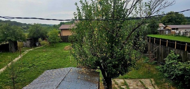 Casă și teren intravilan în com. Plopu, sat Nisipoasa, jud. Prahova.