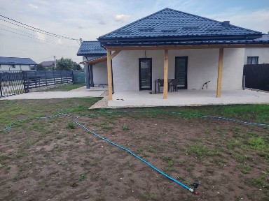 Casă de vânzare noua