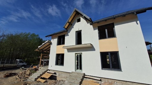 Magura, Vila P+E