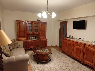Apartament 3 camere decomandat | Bloc cărămidă 1990 | Zona Nicolae Iorga