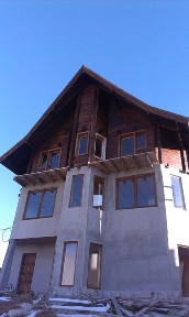 Vând cabană Rânca