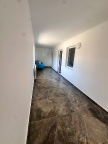 Casă renovată, 2 corpuri, teren 965 mp - Corbu
