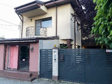 CASA ULTRA CENTRAL -plus spatiu -Bulevardul Castanilor